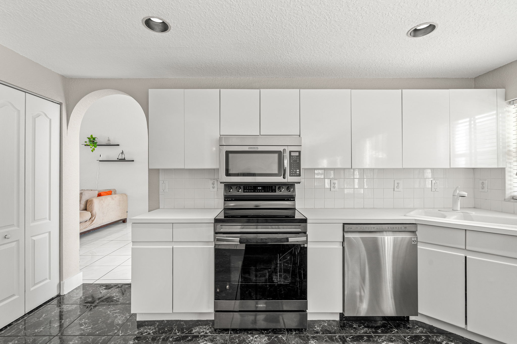 Featured doral property 14