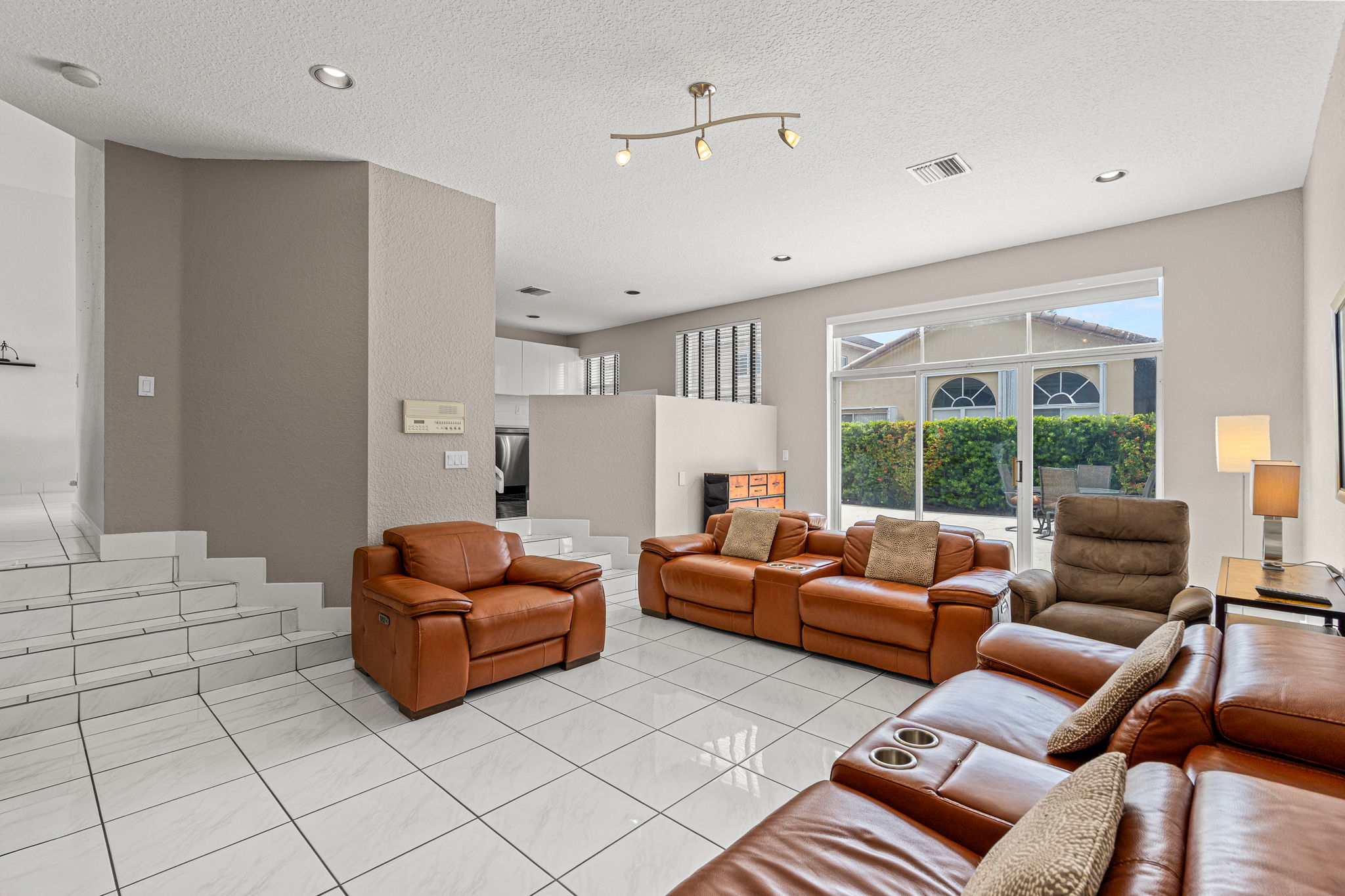 Featured doral property 21